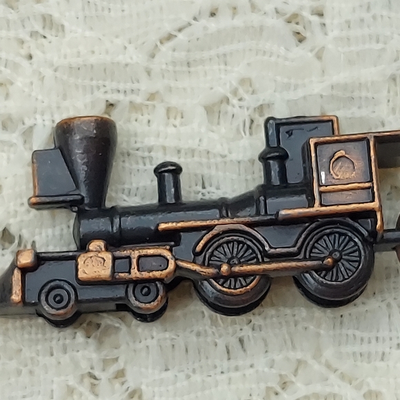 Locomotive Keychain Copper Color Train Engine - Picture 3 of 7